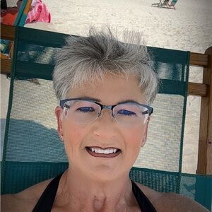 Meet your Posher, Sharon